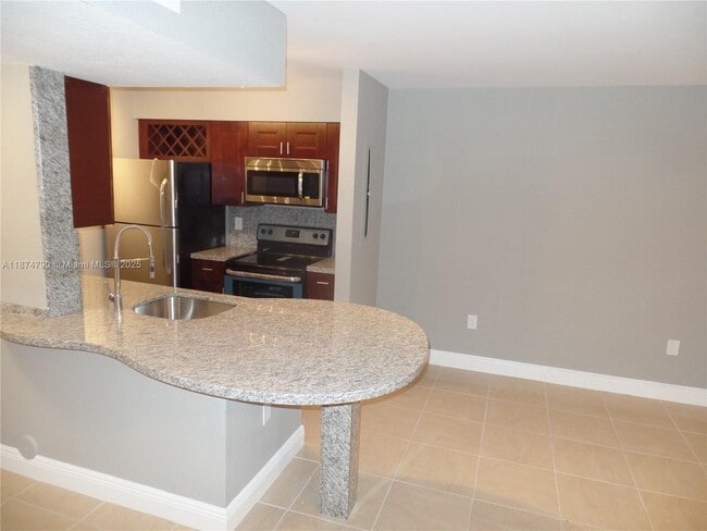 Building Photo - 2890 N Oakland Forest Dr