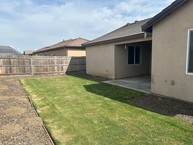 Building Photo - 1762 Bolton Ave