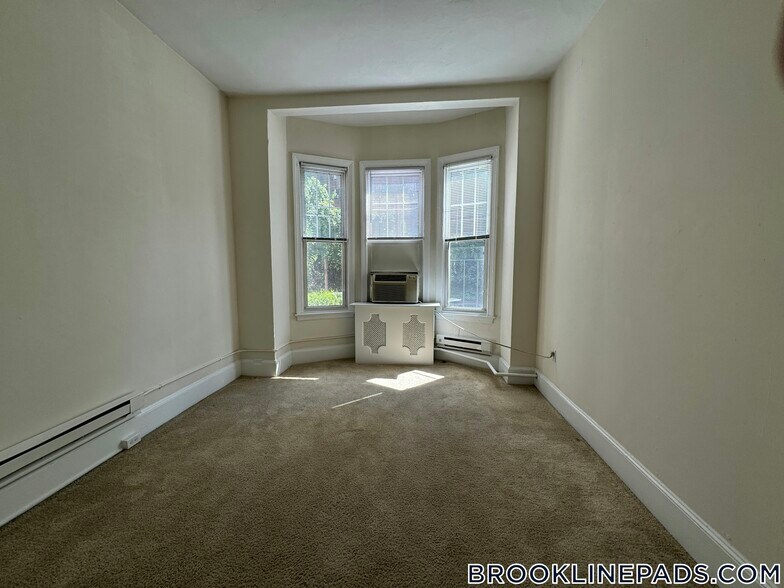 Building Photo - 1223 Beacon St