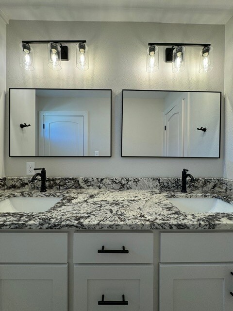 Building Photo - 3247 Naomi Dr