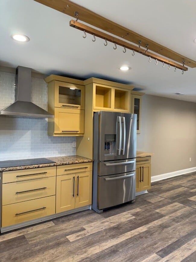 Building Photo - Chapel Creek