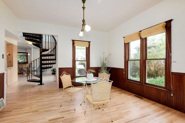 Building Photo - Charming Old Town Louisville Bungalow with Solar & Carriage House!