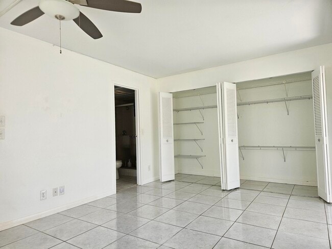 Building Photo - 743 Flanders Dr