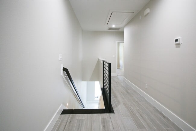 Building Photo - 5113 Hershe St