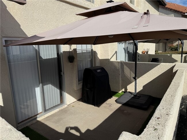 Building Photo - 23401 La Crescenta