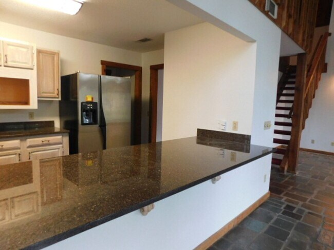 Building Photo - 20 Toppin Dr