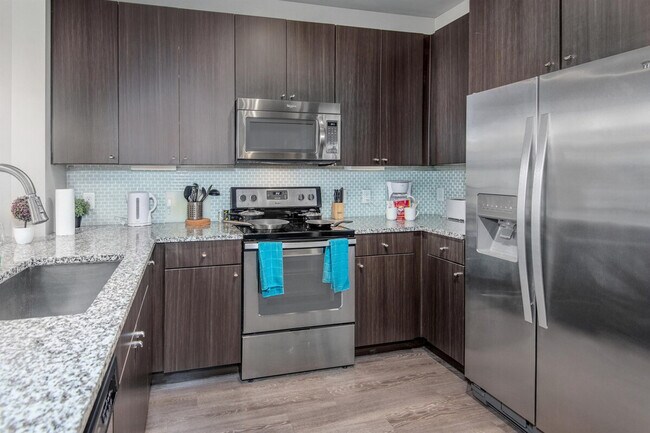 Building Photo - 1628-1898-1898 Wyndale St