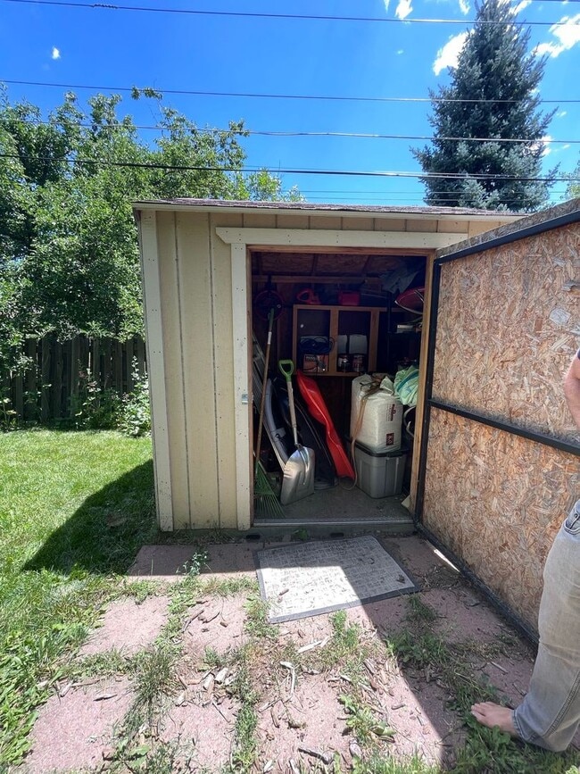 Building Photo - Reduced $2995 BOULDER HOME 5 BEDROOM, 3 FU...