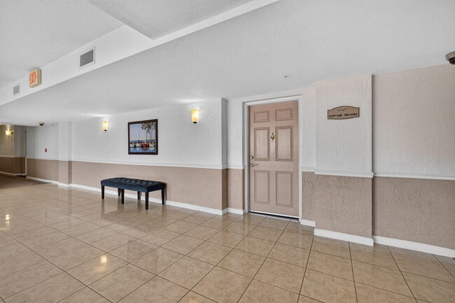 Building Photo - 1801 N Flagler Dr