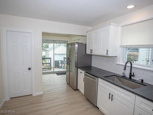 Building Photo - 3219 W 86th St