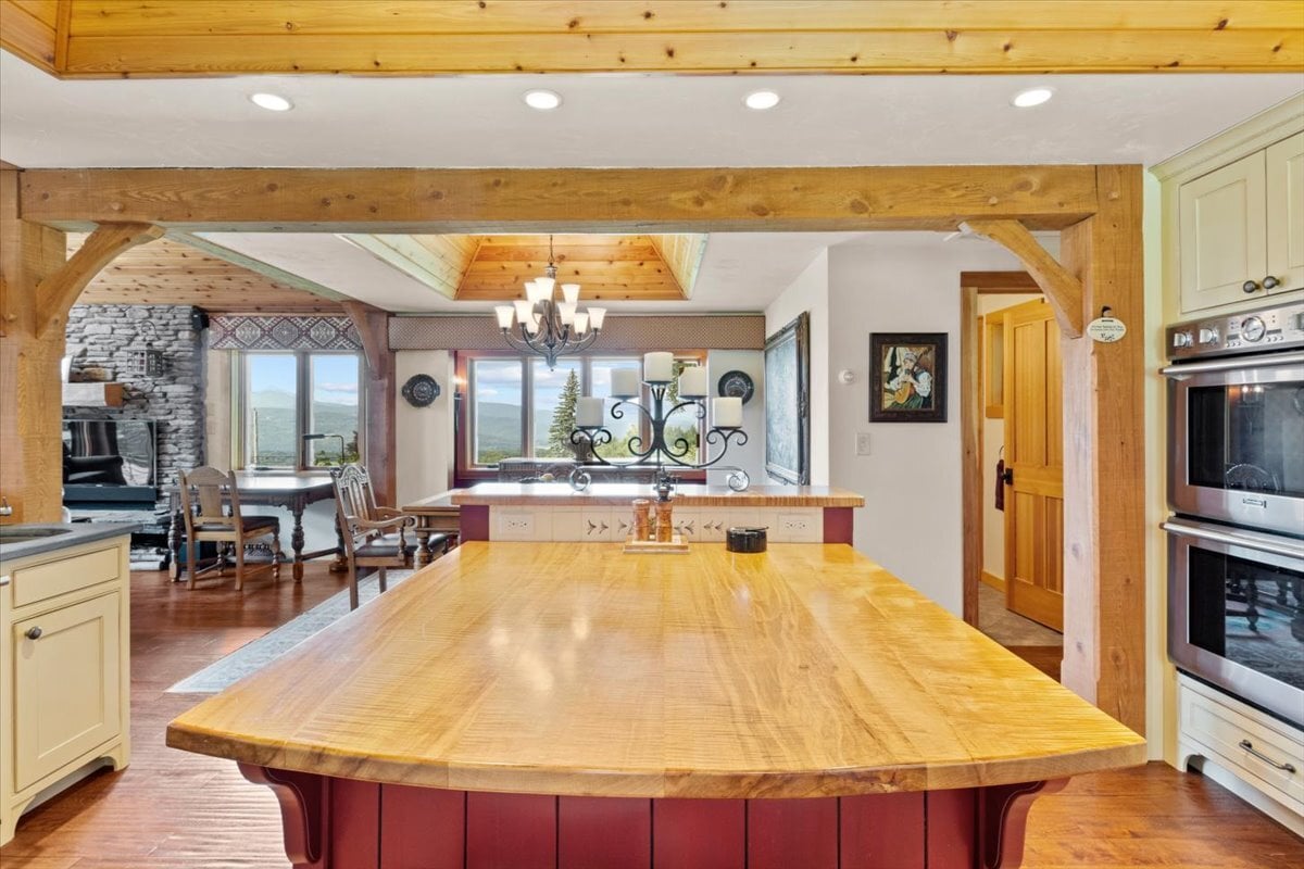 Building Photo - 682 Ski Valley Rd