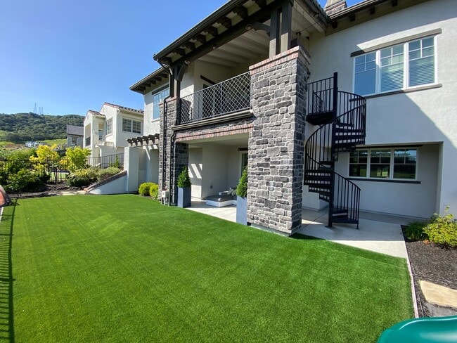 Building Photo - Wilder, Orinda!!!  4 Bed, 4.5 Bath, apx 3,380 Sq Ft.