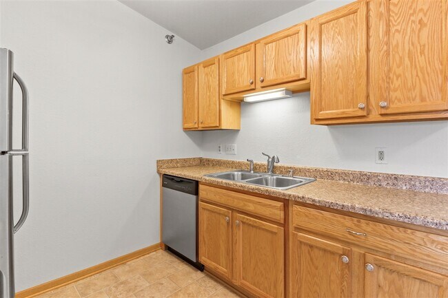 Building Photo - 8330 Lexington Pl