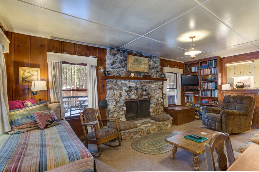 Building Photo - 8012 Chilnualna Falls Rd