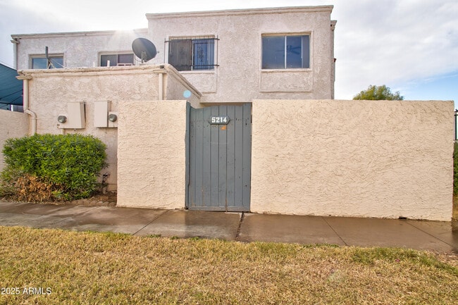 Building Photo - 5214 N 42nd Ln