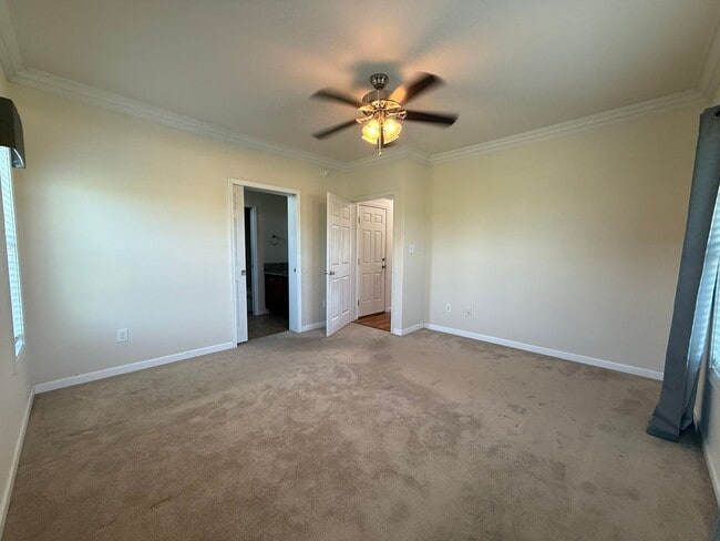 Building Photo - 3 Bedroom 3.5 Bathroom Home Located in Greeneville, TN