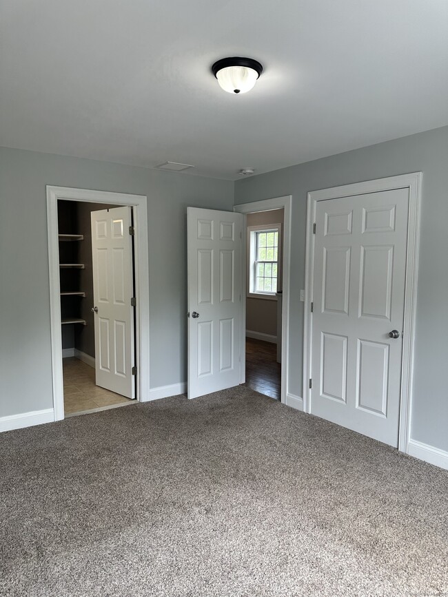 Building Photo - 2A Knollwood Dr