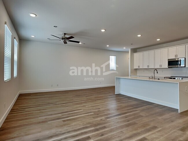 Building Photo - 6495 Aspen Mountain Ave