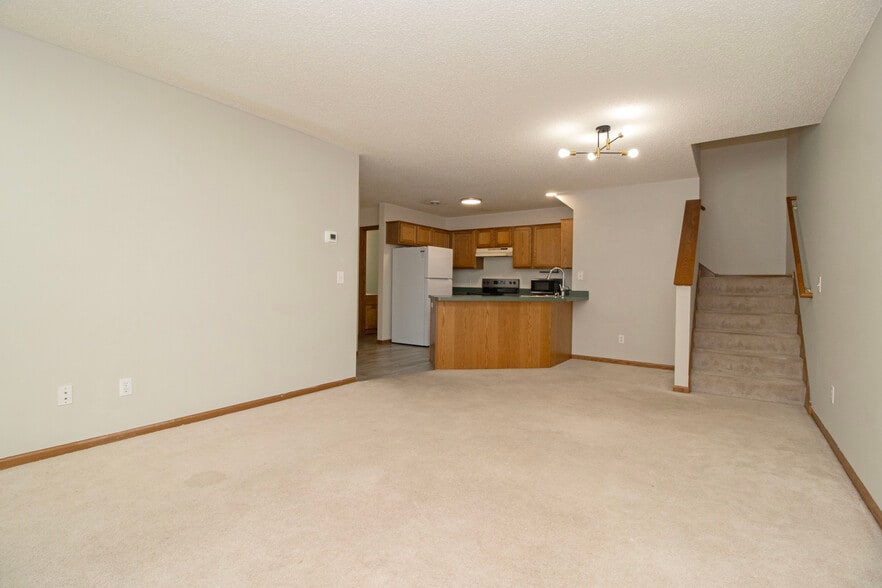 Building Photo - 8647 Quarry Ridge Ln