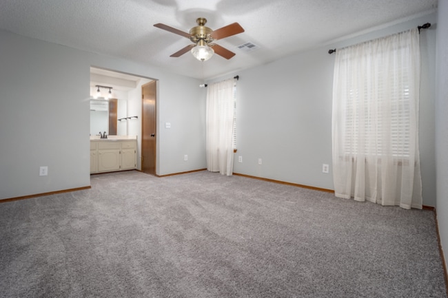 Building Photo - 3109 SW 95th St