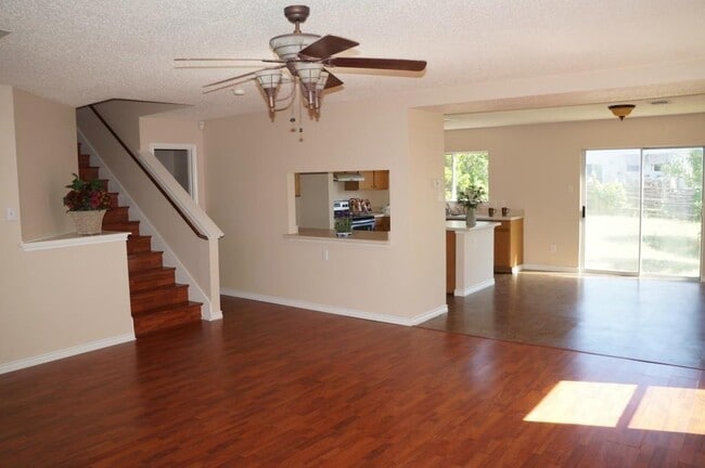 Building Photo - 2704 Vinson Ct