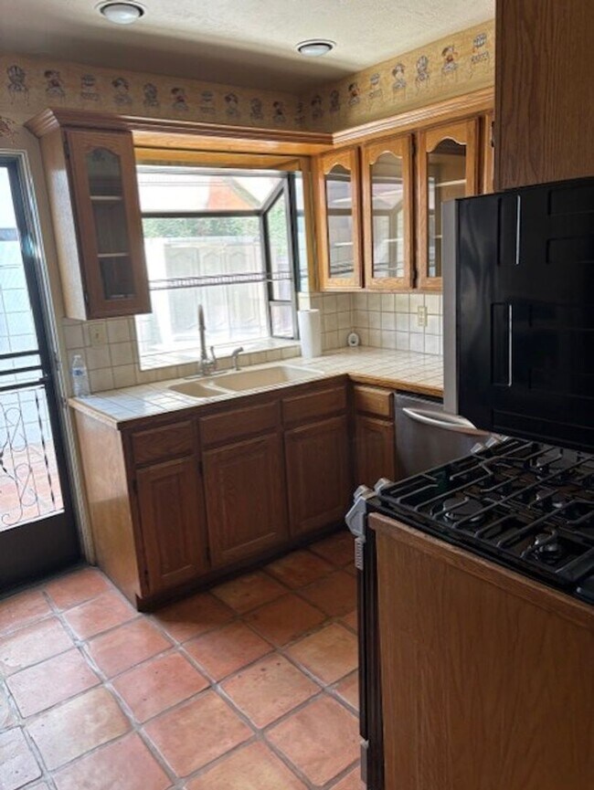 Building Photo - Chalet Palms in Rancho Mirage