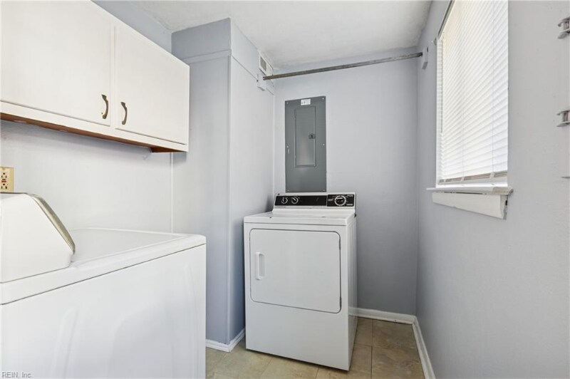 Building Photo - 301 Pepper Mill Ct