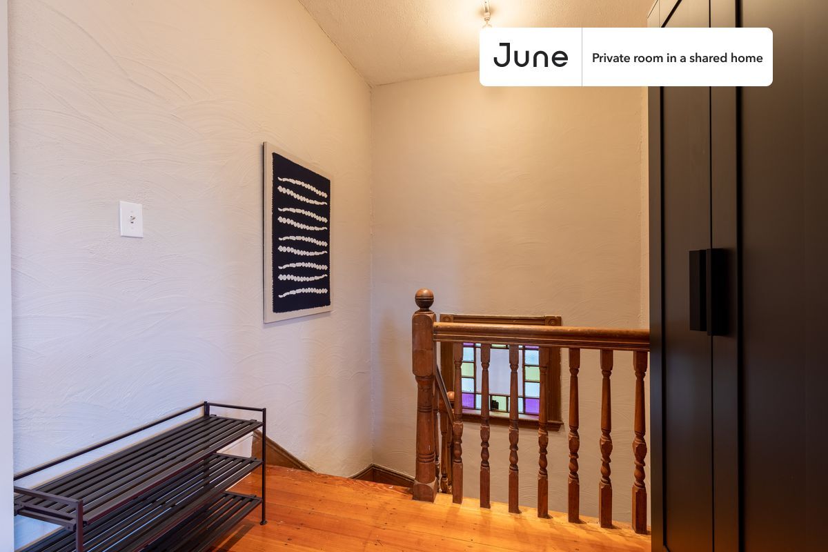 Building Photo - Room in Shared 4 bed/1 bath home in Mission Hill