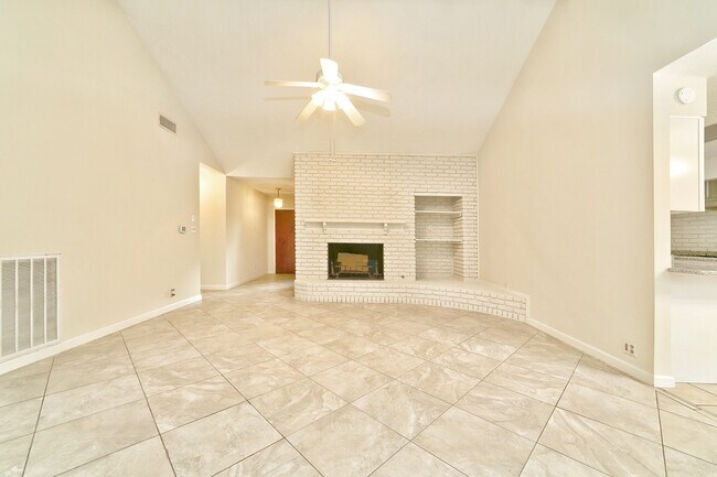 Building Photo - 5822 W Bellfort Ave