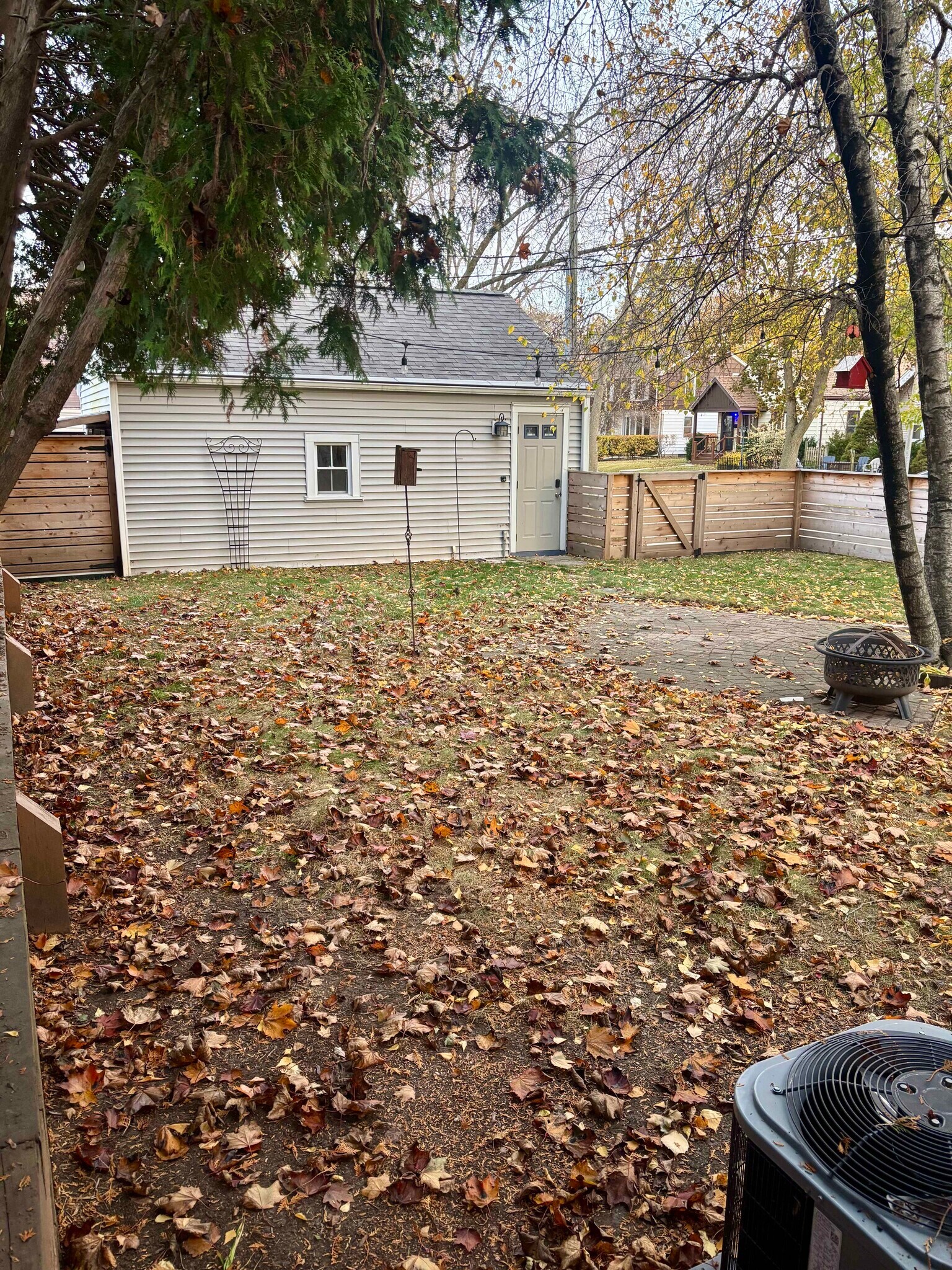 Building Photo - 3276 S Lenox St