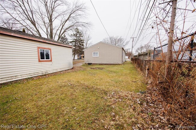 Building Photo - 14960 Alberta Ave