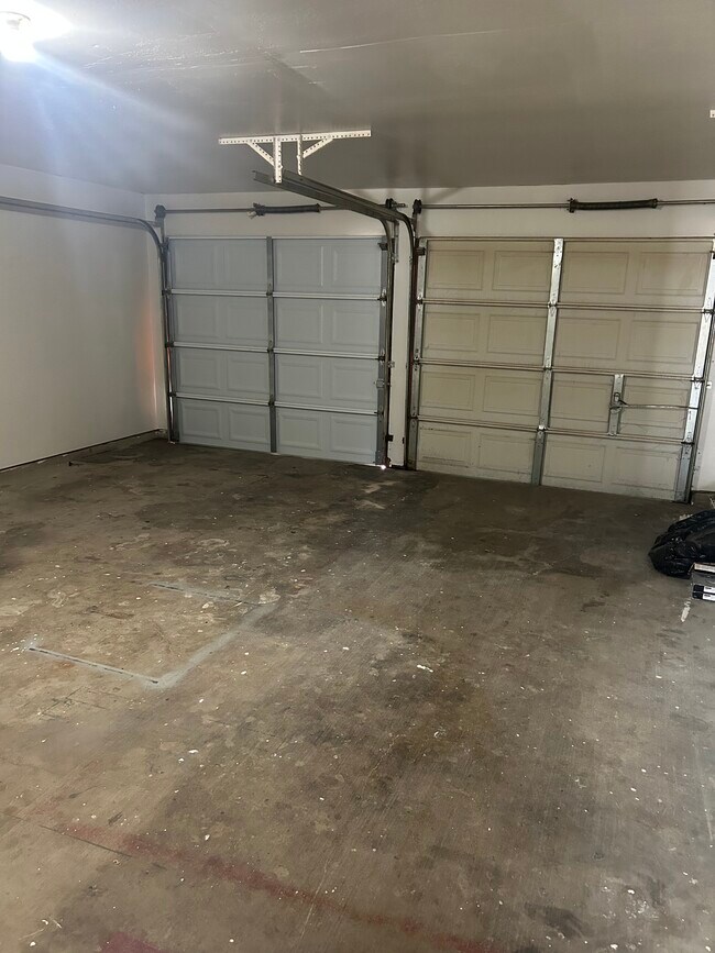 Building Photo - 420 Fox Dr