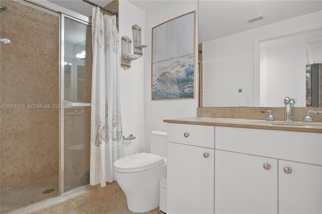 Building Photo - 4775 Collins Ave