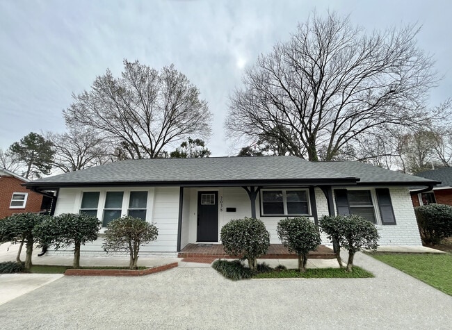 Building Photo - 2038 Tyvola Rd