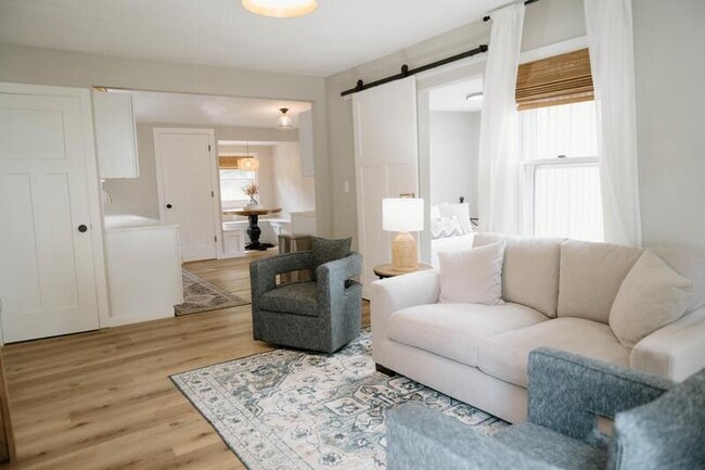 Building Photo - 206 State Ave