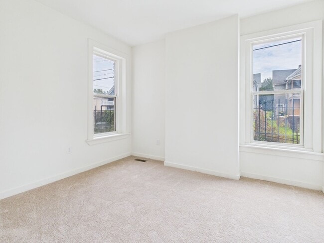Building Photo - 204 Wellford St