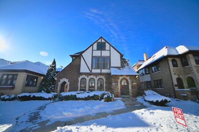 Primary Photo - 4421 N Cramer St