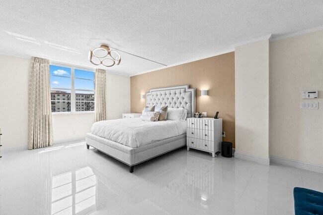 Building Photo - 3450 S Ocean Blvd