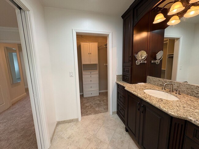 Building Photo - Spacious House - 2 stories - 4 Bedrooms + 2.5 Baths & large 2 car garage