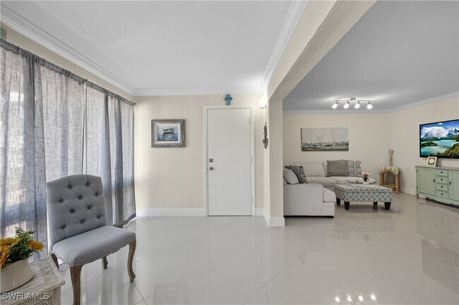 Building Photo - 2100 Gulf Shore Blvd N