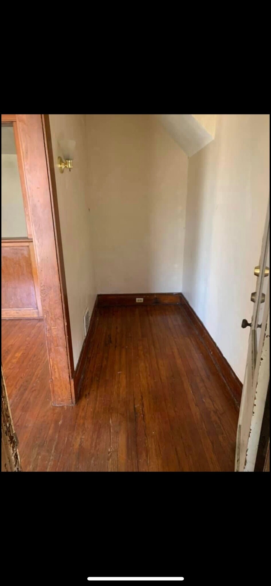 Building Photo - 115 Ledger St