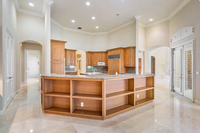 Building Photo - 1831 Sabal Palm Dr