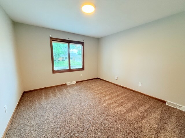 Building Photo - 613 Covered Bridge Rd