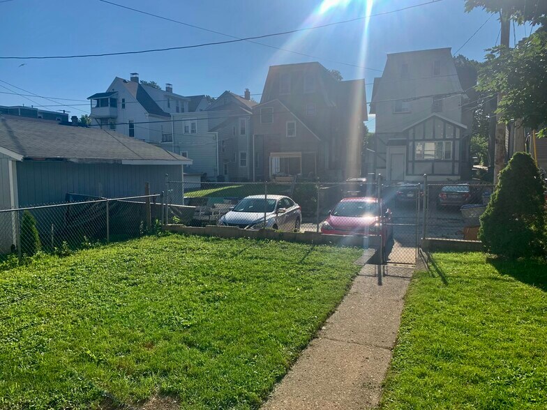 Rear View/Parking - 1662 N Cass St