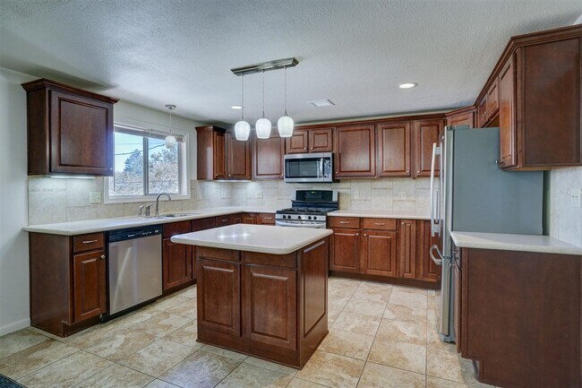 Building Photo - 812 Coronado Ave