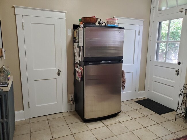 Building Photo - Beautiful 2-Bedroom Home in Lancaster!