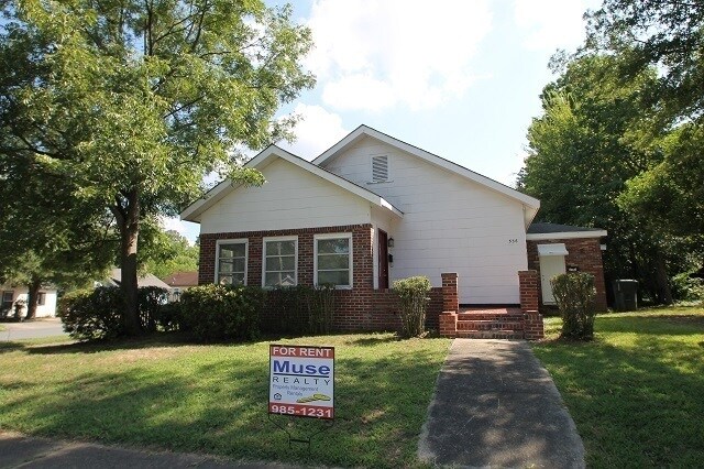 Building Photo - 556 Flint St