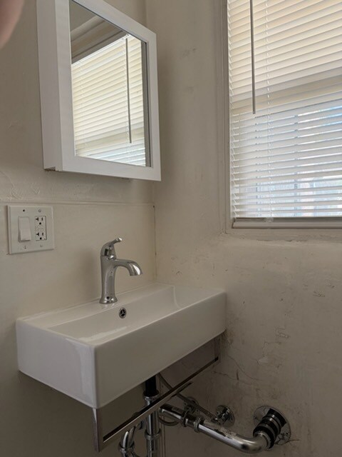 Building Photo - 32982 Maiden Ln