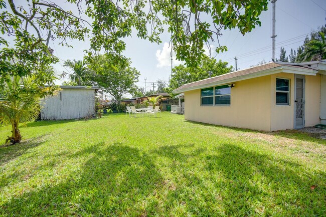 Building Photo - 280 NW 207th St