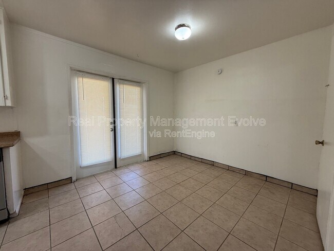 Building Photo - 3419 W Marshall Ave